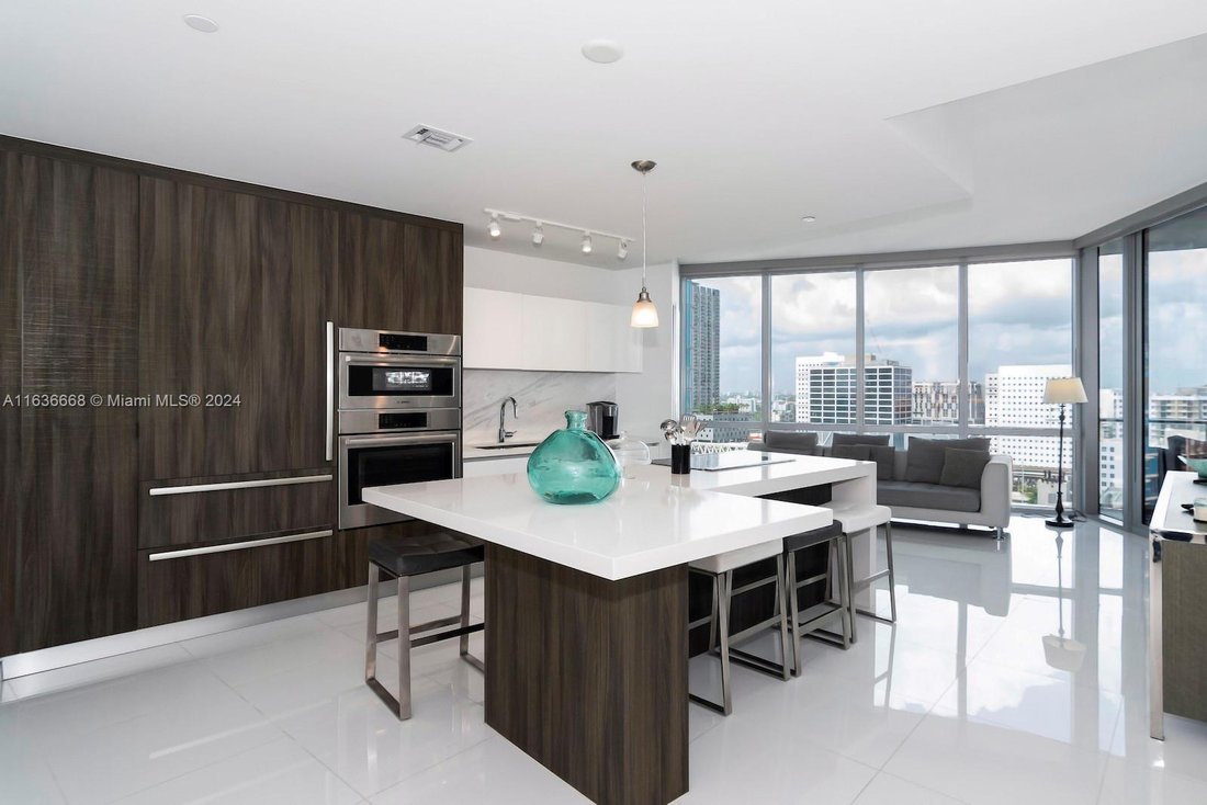 Condo in Miami, Florida, United States 1 - 17205386