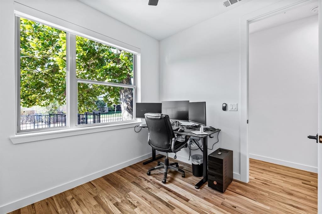 Condo in Dallas, Texas, United States 3 - 17212239