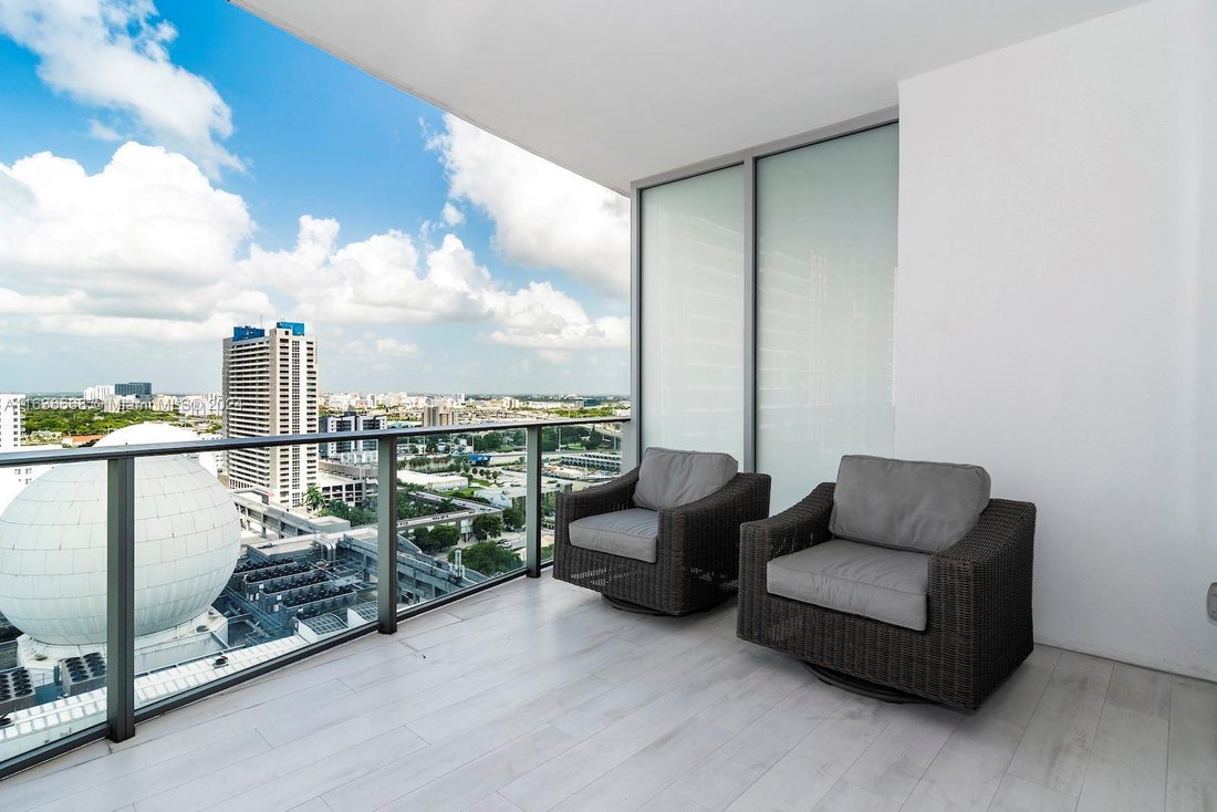 Condo in Miami, Florida, United States 5 - 17205386