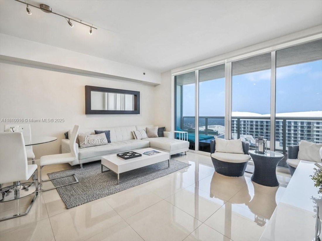 Condo in Hallandale Beach, Florida, United States 4 - 17202112