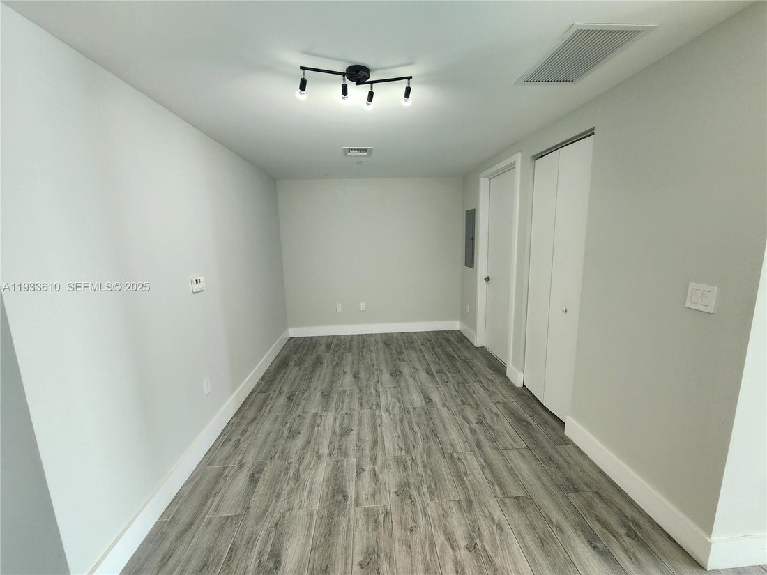 Condo in Miami, Florida, United States 3 - 17206885