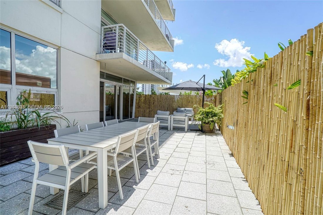 Condo in Miami, Florida, United States 1 - 17203066