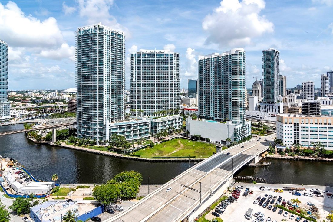 Condo in Miami, Florida, United States 3 - 17205516