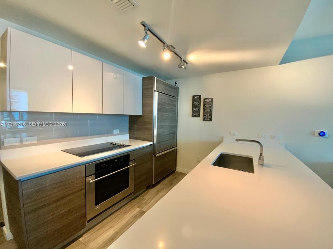 Condo in Miami, Florida, United States 4 - 17202510