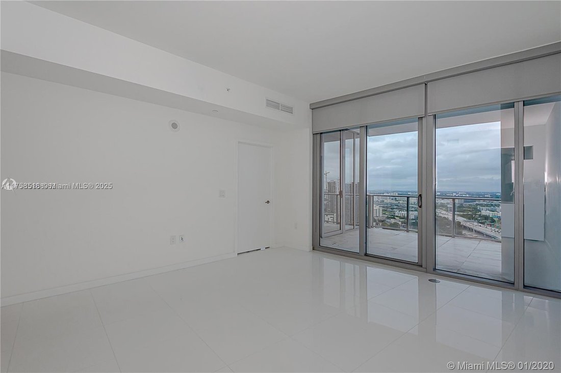 Condo in Miami, Florida, United States 4 - 17205458