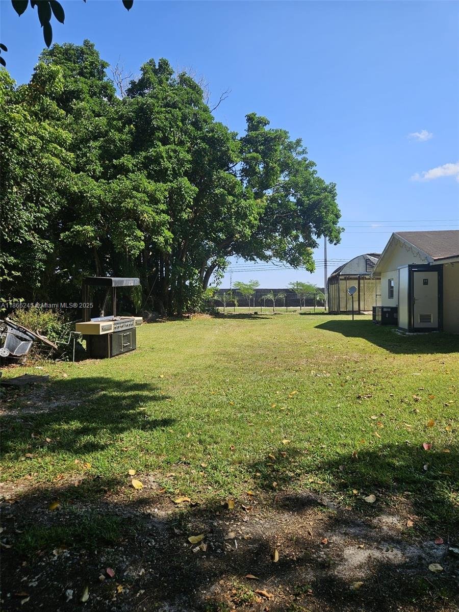 House in Miami, Florida, United States 2 - 17208074