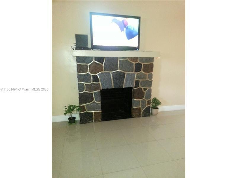 House in Miami, Florida, United States 3 - 17203643