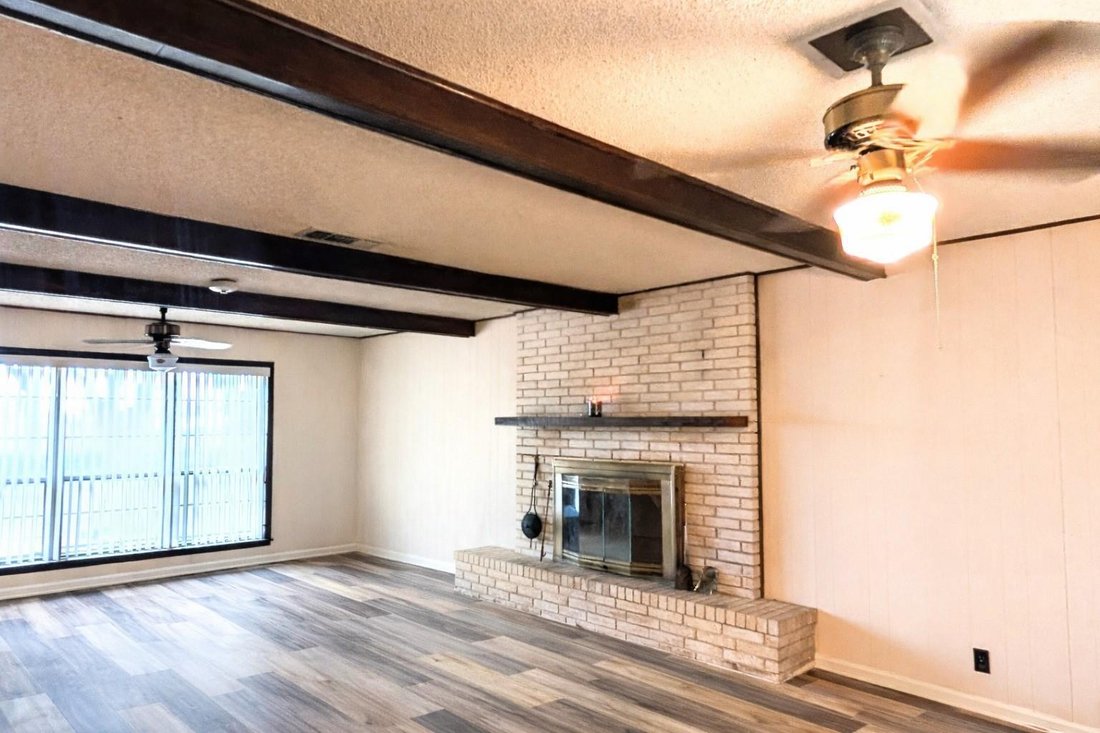 House in Sealy, Texas, United States 5 - 17210655