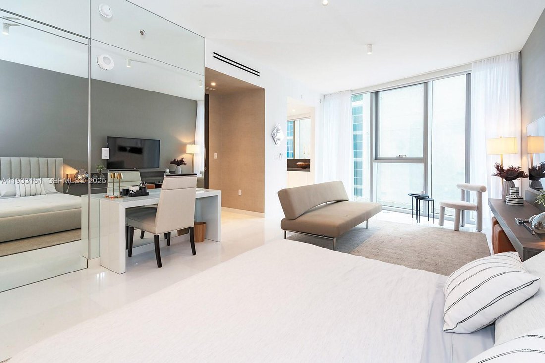 Condo in Miami, Florida, United States 3 - 17205316