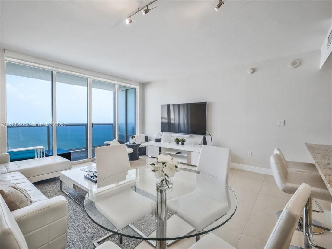 Condo in Hallandale Beach, Florida, United States 2 - 17202112
