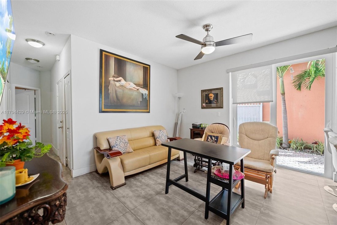 House in Miami, Florida, United States 4 - 17202072