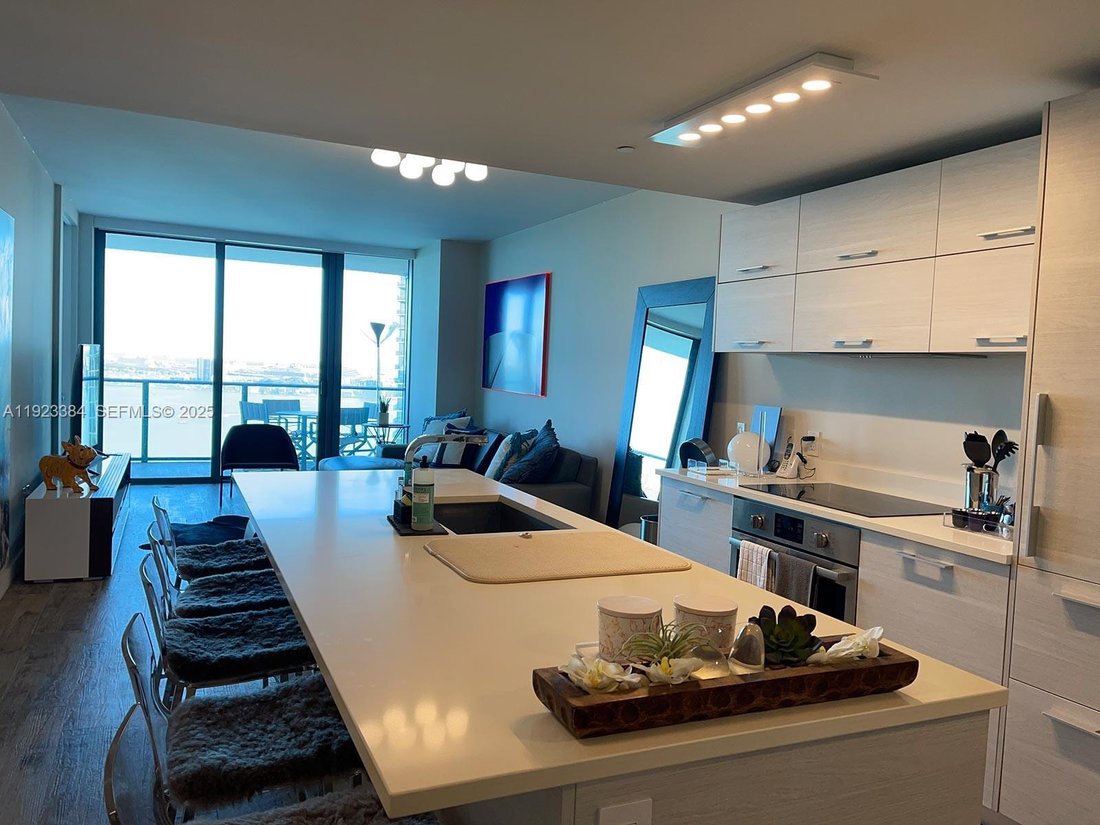 Condo in Miami, Florida, United States 4 - 17205560