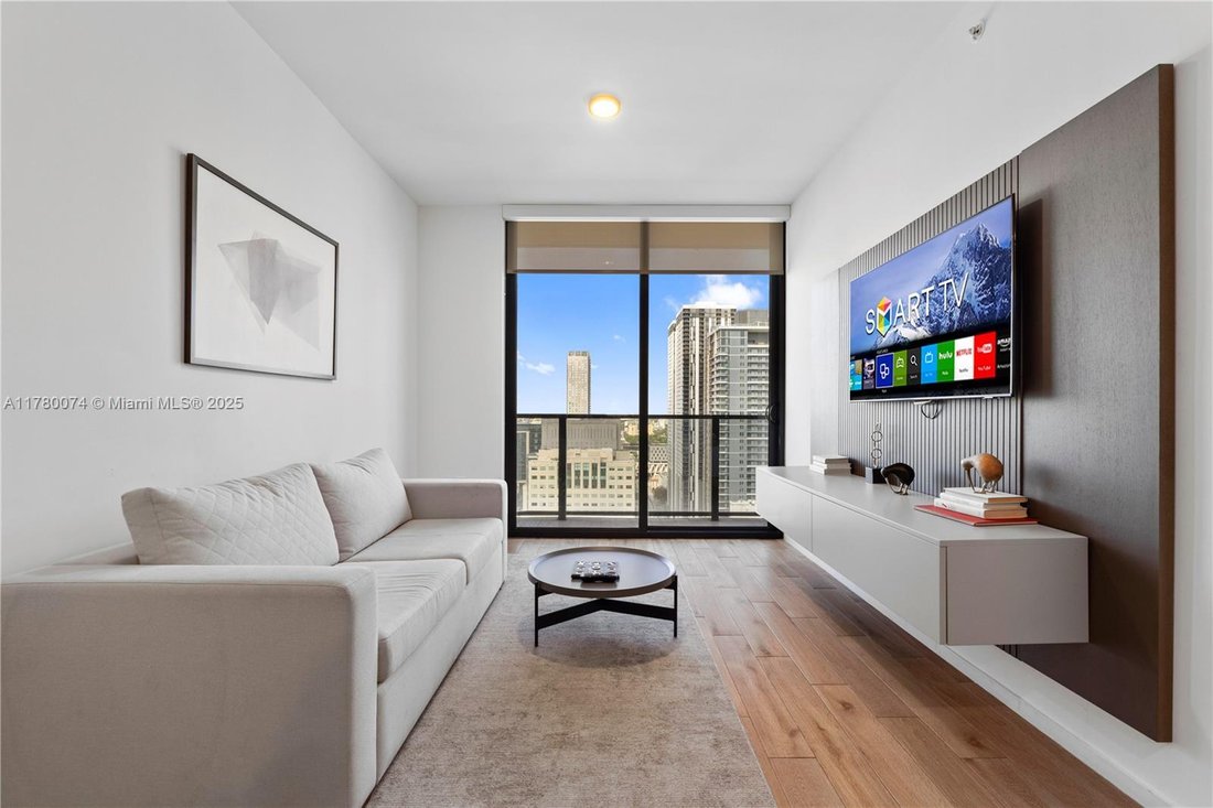 Condo in Miami, Florida, United States 5 - 17205277