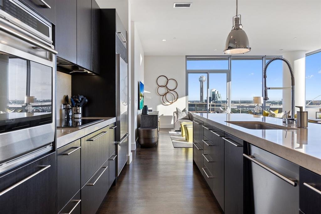 Condo in Dallas, Texas, United States 3 - 17212368