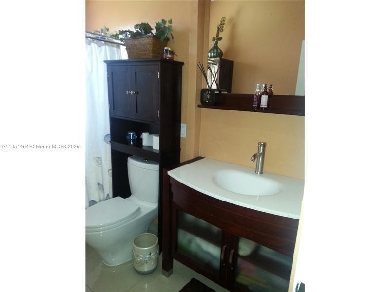 House in Miami, Florida, United States 5 - 17203643