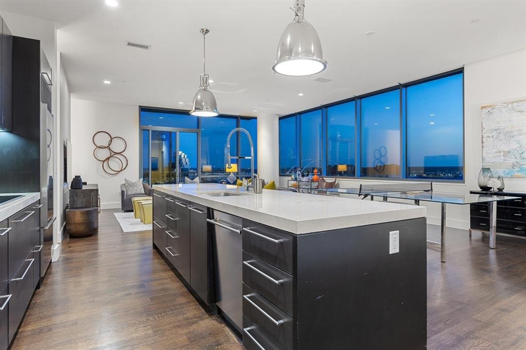 Condo in Dallas, Texas, United States 2 - 17212368