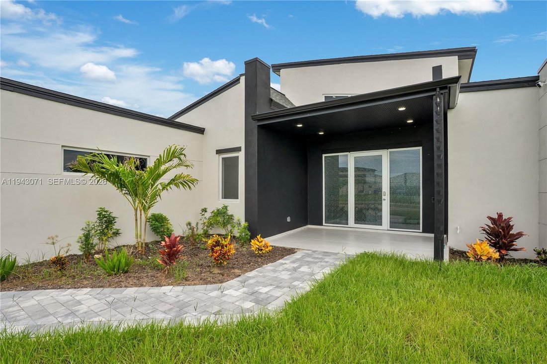 House in Cape Coral, Florida, United States 4 - 17205707