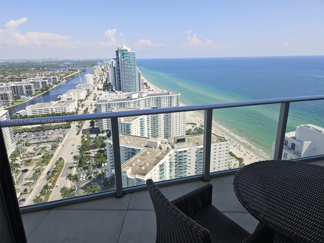 Condo in Hallandale Beach, Florida, United States 1 - 17205074