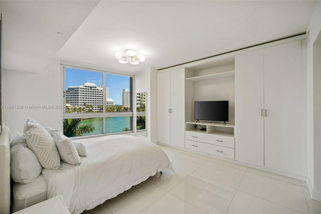 Condo in Miami, Florida, United States 4 - 17202868