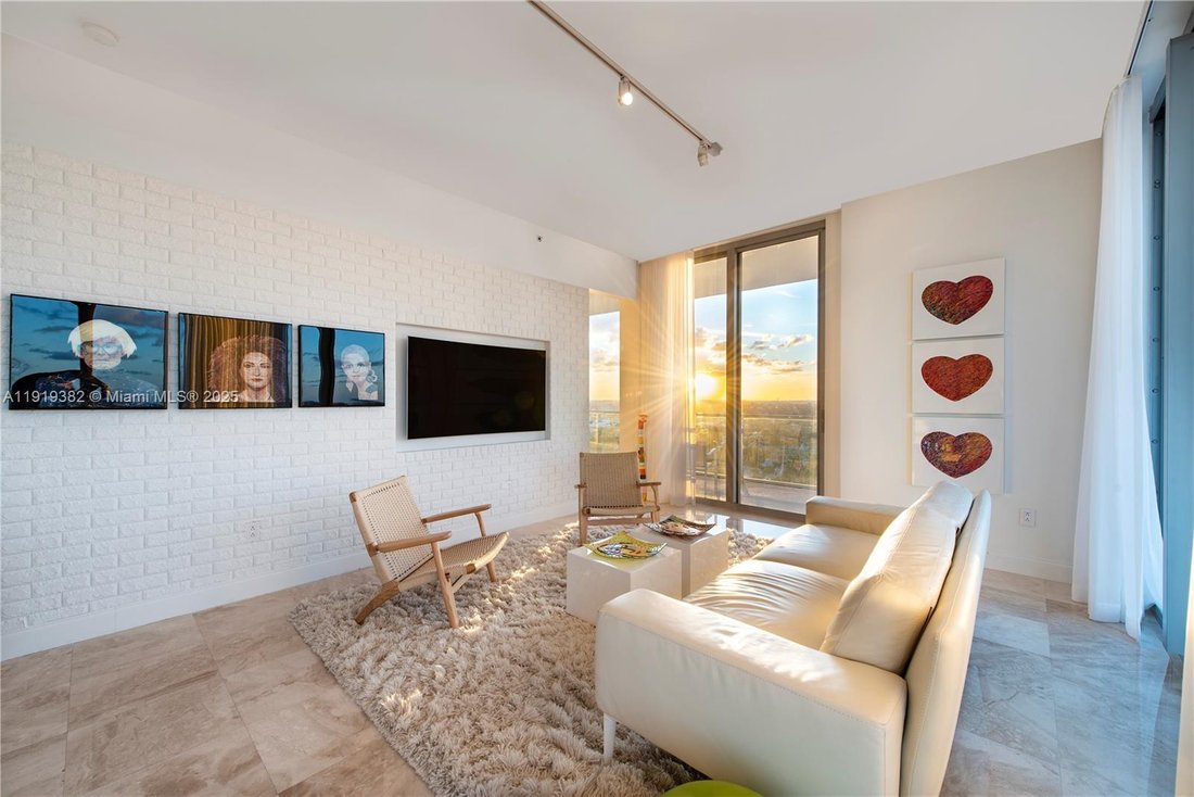 Condo in Miami, Florida, United States 3 - 17204845