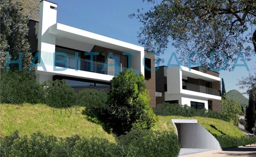 Land in Gardone Riviera, Lombardy, Italy 1