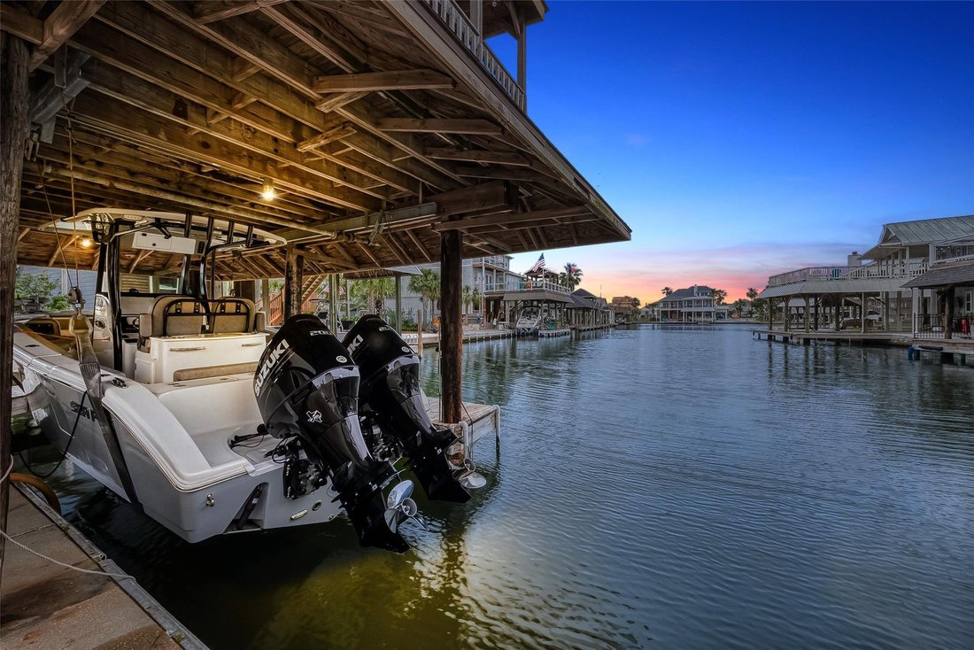 House in Galveston, Texas, United States 2 - 17207071