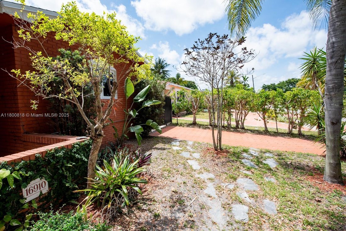 House in Miami, Florida, United States 5 - 17202166