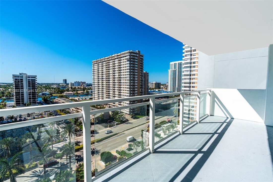Condo in Hallandale Beach, Florida, United States 1 - 17203176
