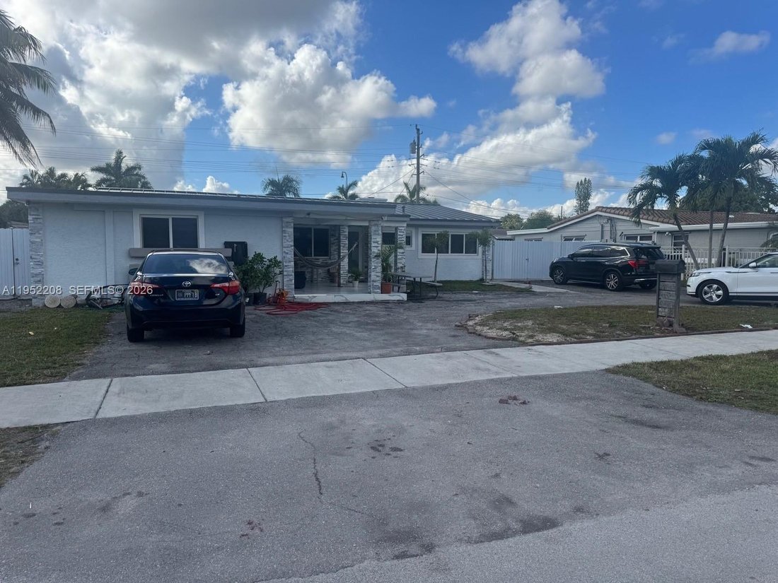 Maison à Miami Gardens, Floride, États-Unis 3 - 17202681