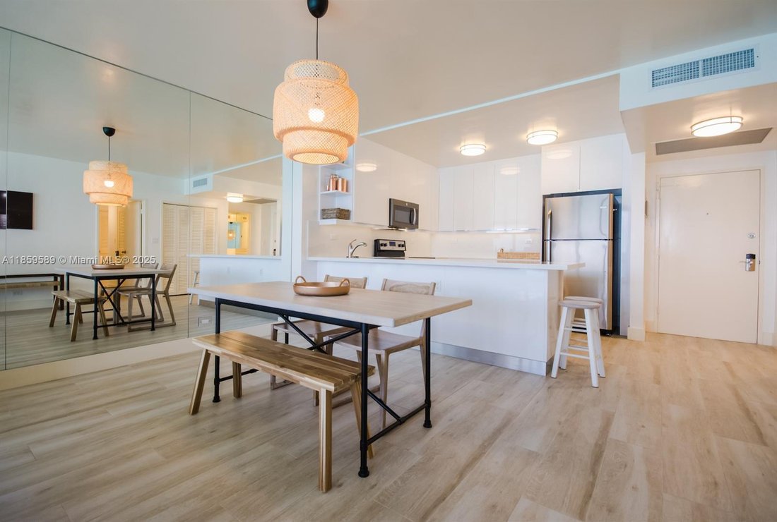 Condo in Miami Beach, Florida, United States 2 - 17206654