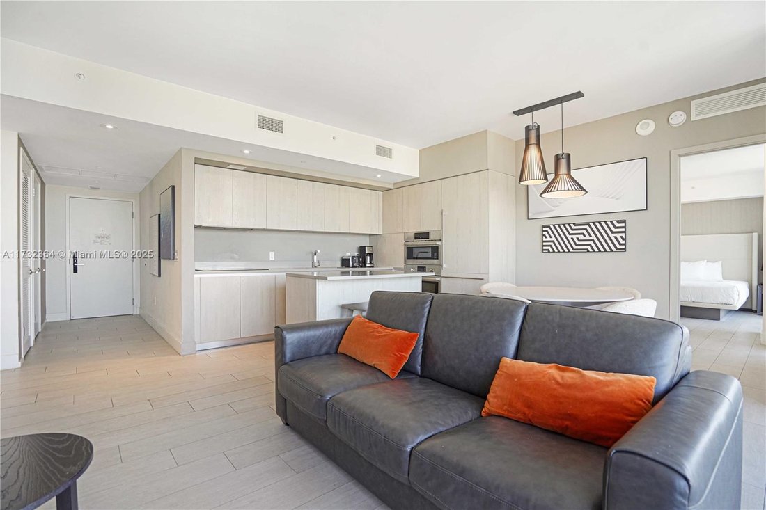Condo in Hollywood, Florida, United States 4 - 17202388