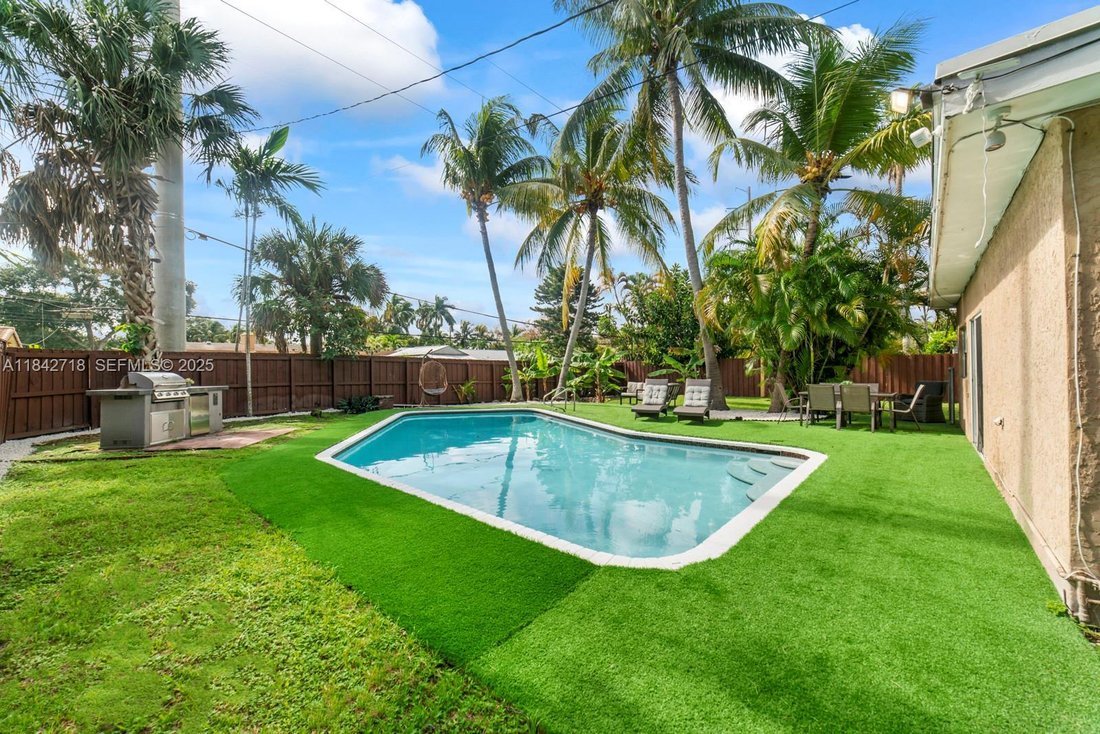 House in Hollywood, Florida, United States 2 - 17205590