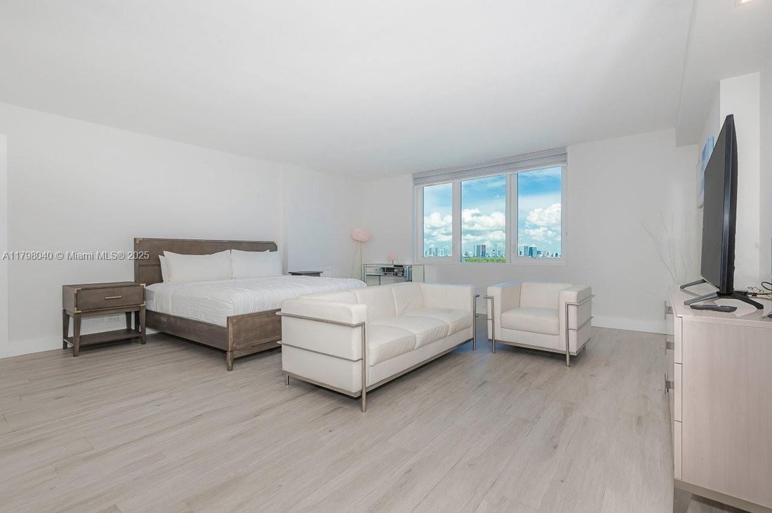 Condo in Miami Beach, Florida, United States 4 - 17202498