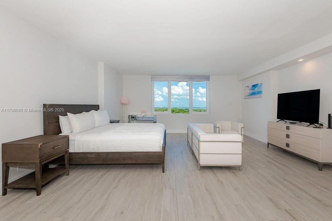 Condo in Miami Beach, Florida, United States 5 - 17202498