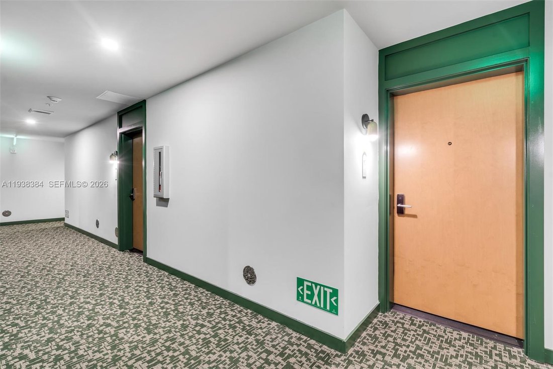 Condo in Miami, Florida, United States 3 - 17203083