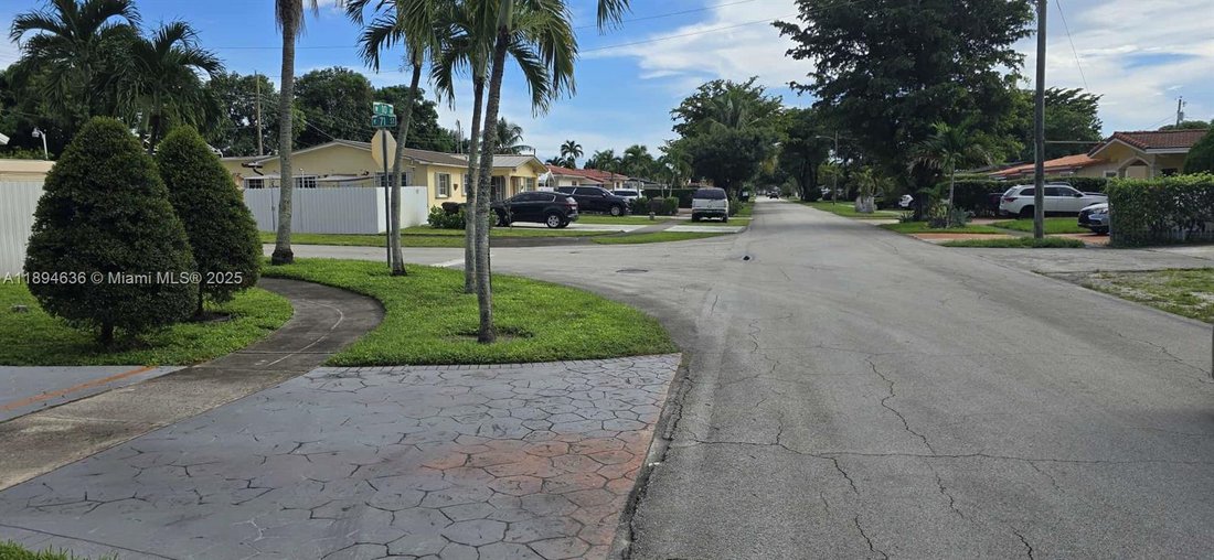House in Miami Lakes, Florida, United States 5 - 17205192