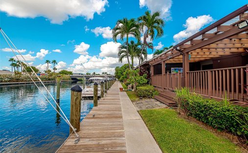 House in Hallandale Beach, Florida, United States 1
