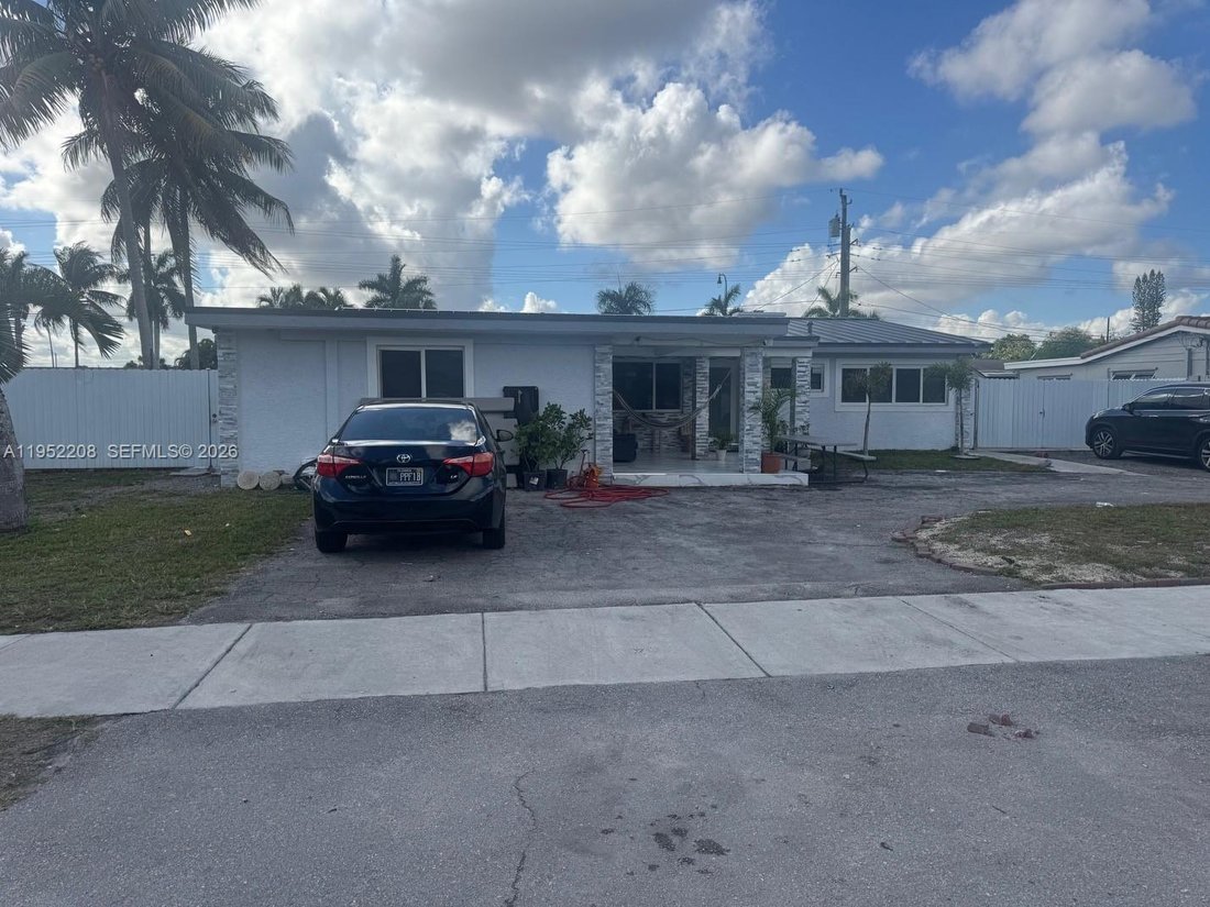 Maison à Miami Gardens, Floride, États-Unis 1 - 17202681