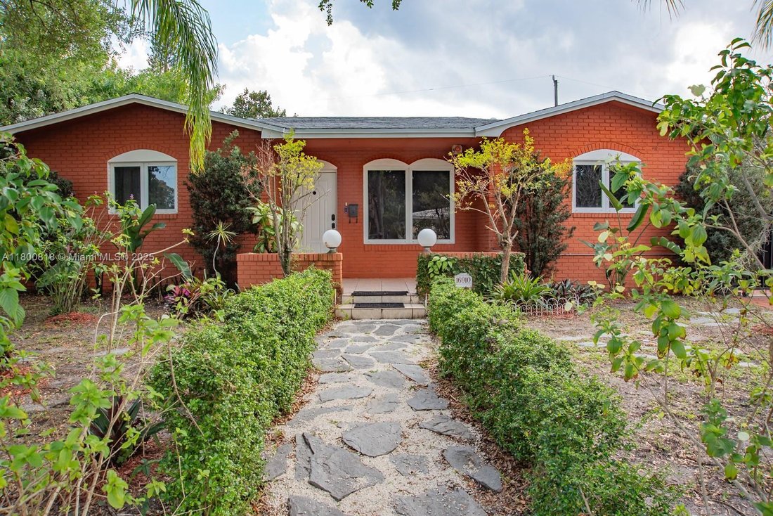 House in Miami, Florida, United States 1 - 17202166