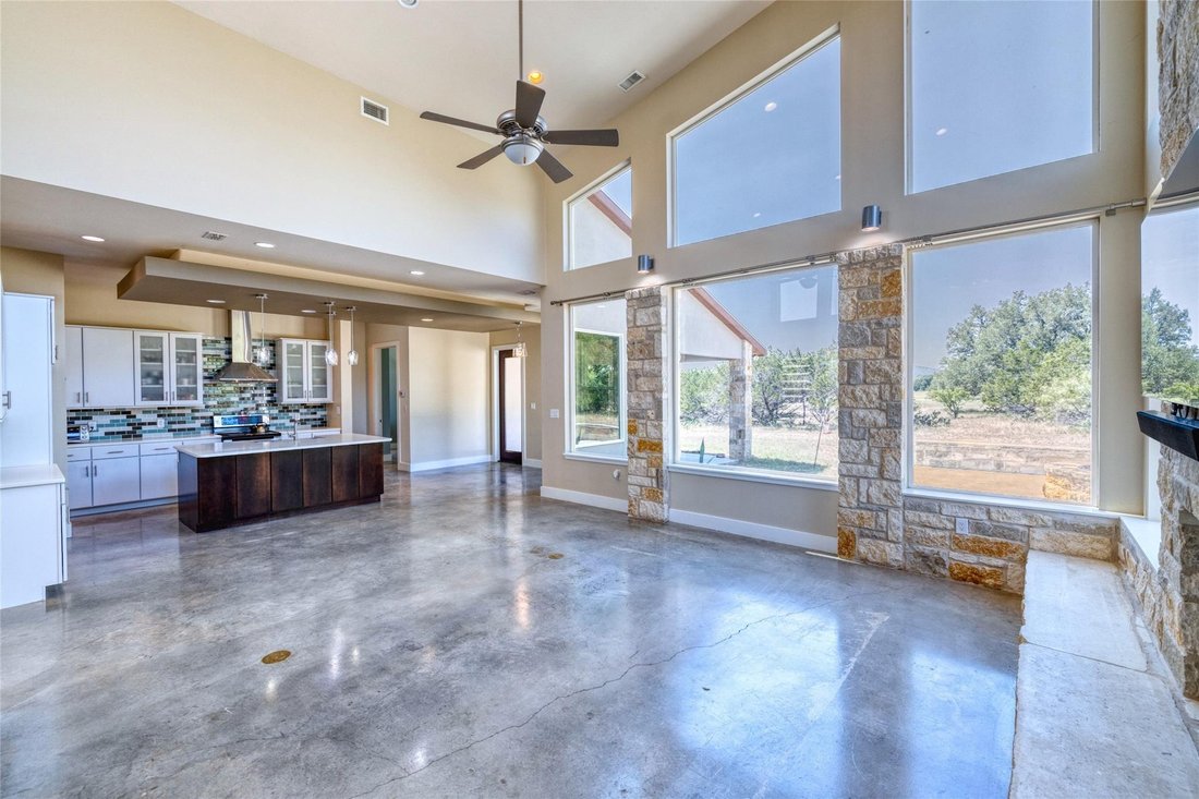 House in Concan, Texas, United States 3 - 17208475