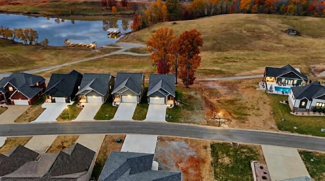 House in Kuttawa, Kentucky, United States 4 - 17200318