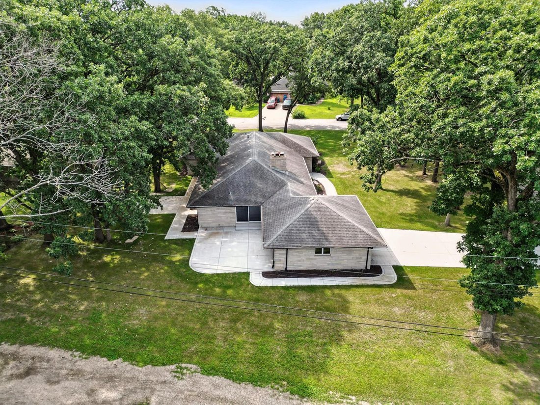 House in Dyer, Indiana, United States 3 - 17204051