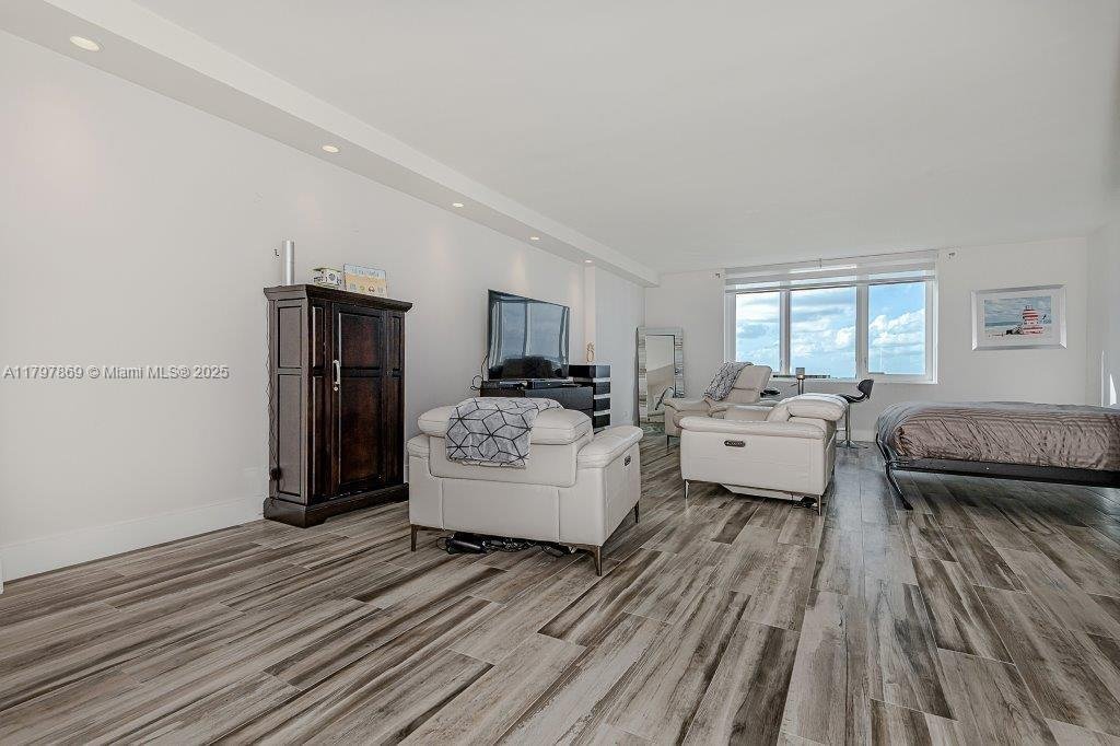 Condo in Miami Beach, Florida, United States 4 - 17202471