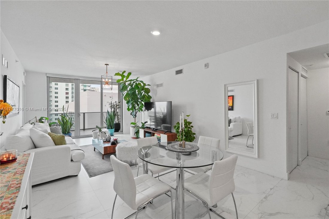 Condo in Miami, Florida, United States 5 - 17203636