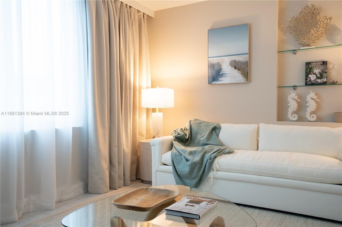 Condo in Miami Beach, Florida, United States 2 - 17205551