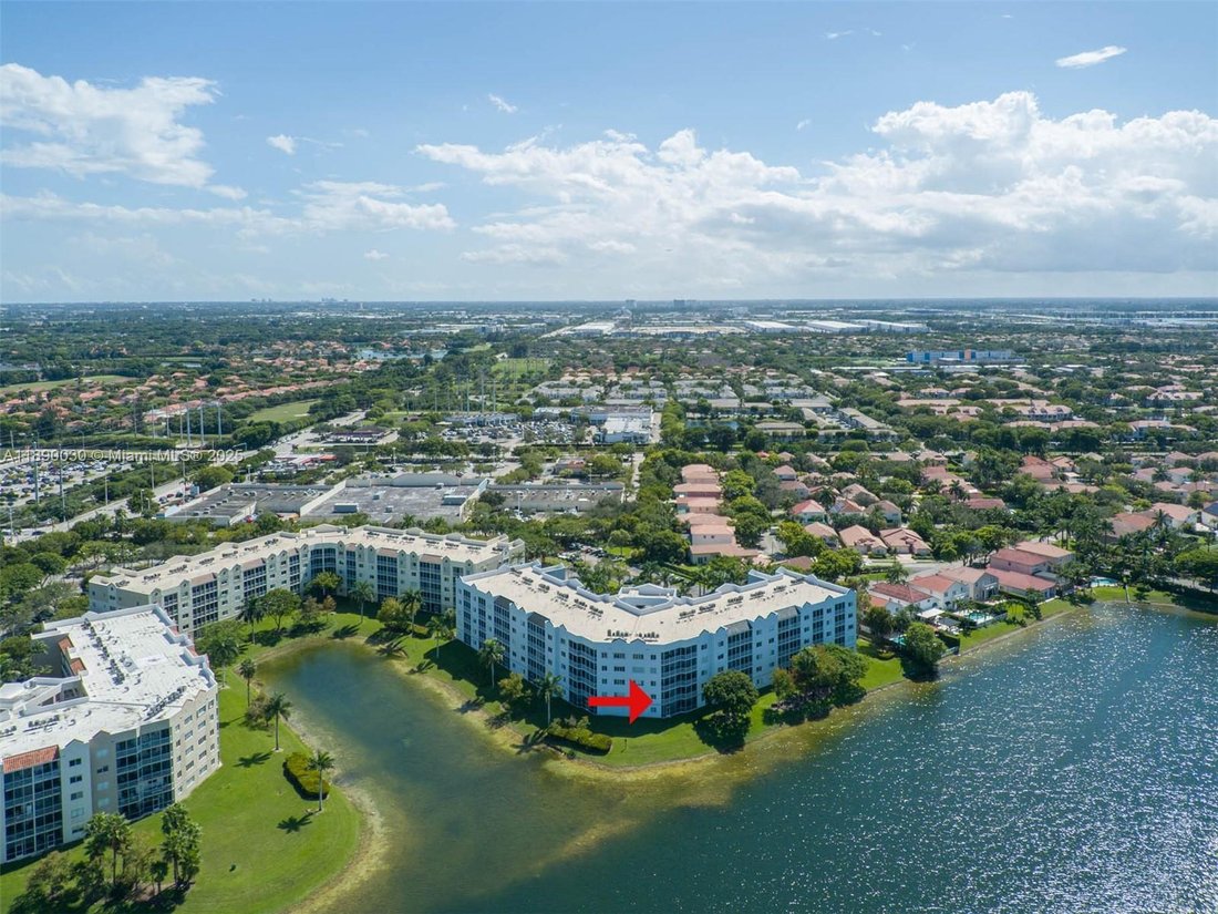 Condo in Doral, Florida, United States 5 - 17202592
