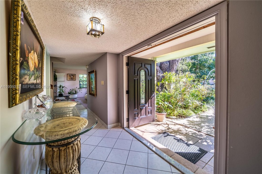 House in Miramar, Florida, United States 4 - 17202849