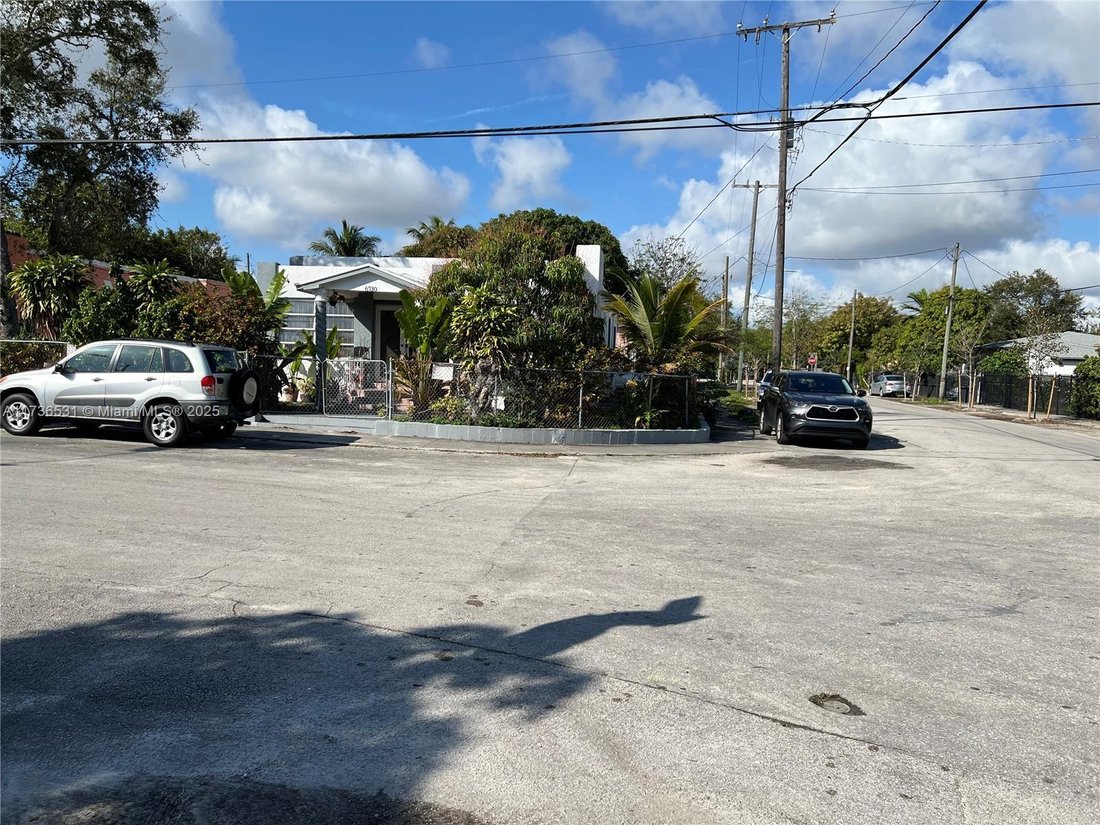 House in Miami, Florida, United States 2 - 17206150