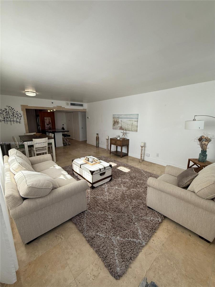 Condo in Miami Beach, Florida, United States 3 - 17203816
