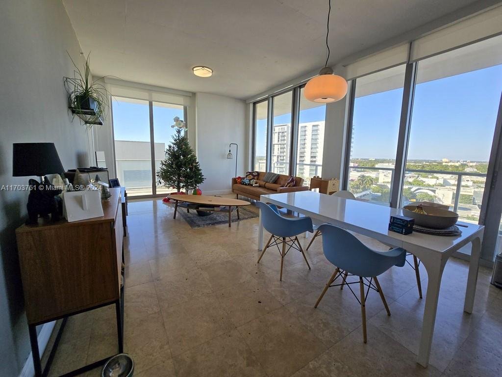 Condo in Miami, Florida, United States 4 - 17205730
